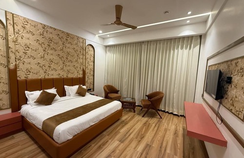 Dinanagar Hotel | Hotel President Park