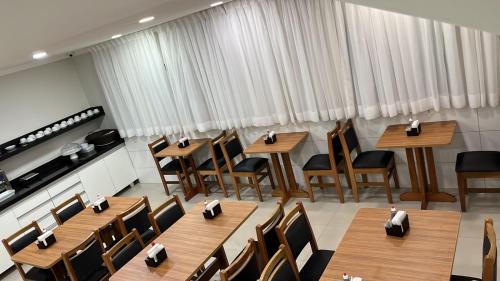 Se Hotel | Hotel Quintino - Metrô Sé -localizado no coração de São Paulo Próximo 10 minutos do Brás 5 minutos da 25 de Março e com estacionamento no local grátis