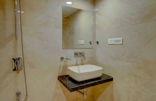 Vadodara Hotel | Hotel Raajpath