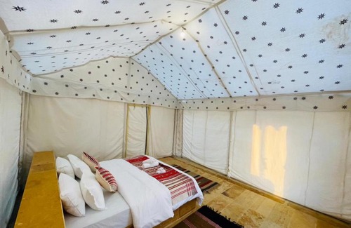 Jaisalmer Hotel | Hotel Radha and desert safari