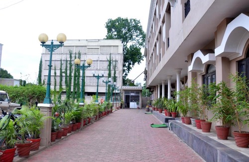 Harda Hotel | Hotel Raj Residency