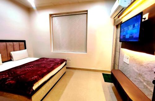 Vrindavan Hotel | Hotel RN Residency - Near Prem Mandir Vrindavan