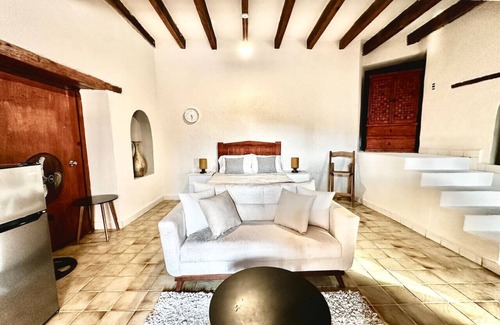 Santa Maria Ahuacatlan Apartment | Hotel Room, one block from the Lake centr 4