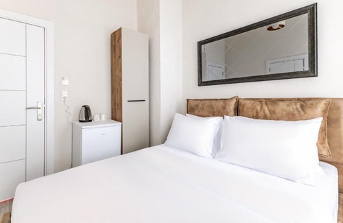 Rasimpasa Apartment | Hotel Room w Garden Near Moda Shore and Kadikoy Sq