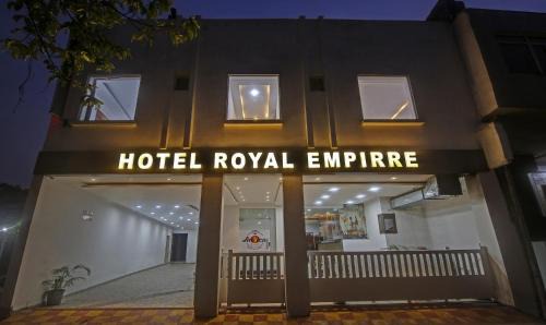 Kishangarh Hotel | Hotel Royal Empirre Near PEC-PGI-PU-Sukhna Lake-Rock Garden-Rose Garden Chandigarh
