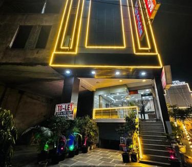 Mahipalpur Hotel | HOTEL S R Palace - Free Airport Drop for Minimum 05 Nights Stay - 5 mins from IGI & Domestic Airport Delhi