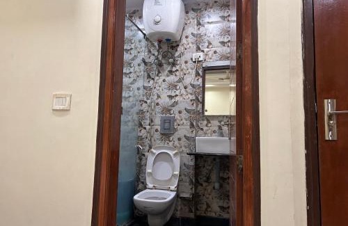 Old Delhi House | Hotel Sapphire Dlx 50 Meter From New Delhi Railway Station