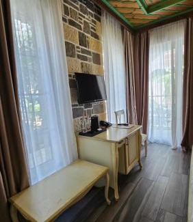Dhermi Hotel | Hotel Sarajet e Pashait 2