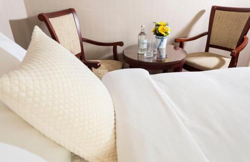 St. Helier Hotel | Hotel Savoy