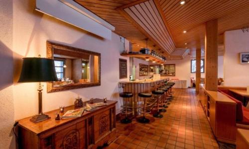 Meiringen Hotel | Hotel Sherlock Holmes & Khana Restaurant "200 m Gondola to Hasliberg ski"