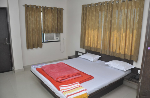 Dwarka Hotel | Hotel Shree Gurukrupa
