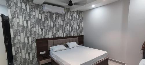 Varanasi Hotel | Hotel Shri Vishwanath