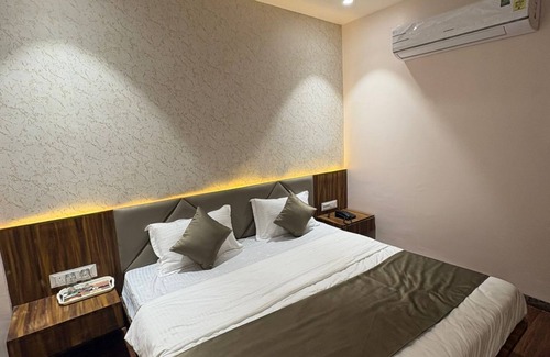Ahmedabad Hotel | HOTEL SHYAM VILLA