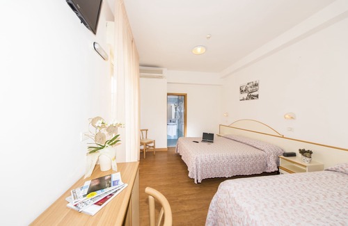 Misano Adriatico Hotel | Hotel Silvia Misano Adriatico