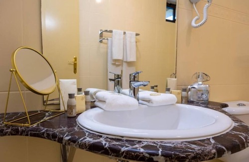 Sector 1 Hotel | HOTEL SIR ROYAL