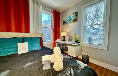 McGinley Square House | Hotel-Style, No Host, Professionally Managed ID265