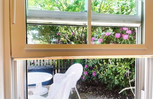 Beach Haven House | Hotel style room 300' from beach