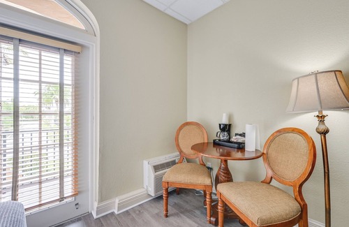 East Naples Apartment | Hotel-Style Studio 15 Mi to Everglades Nat'l Park