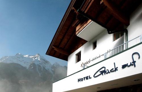Mayrhofen Hotel | Hotel & Suites Glück Auf
