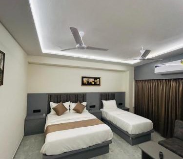 Naranpura Hotel | Hotel sun town