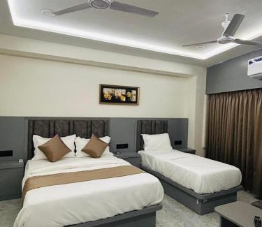 Naranpura Hotel | Hotel sun town