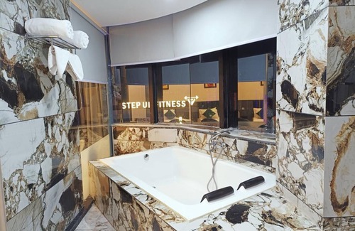 Surat Hotel | HOTEL THE PARKER INN By KBNT GROUP