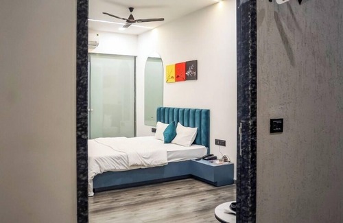 Surat Hotel | HOTEL THE PARKER INN By KBNT GROUP
