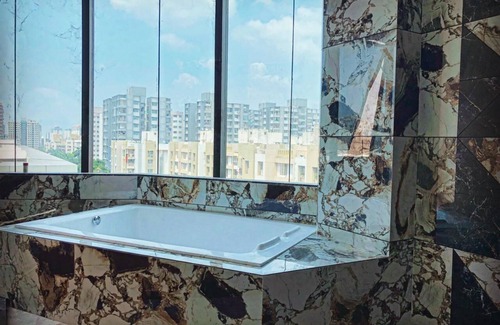 Surat Hotel | HOTEL THE PARKER INN By KBNT GROUP