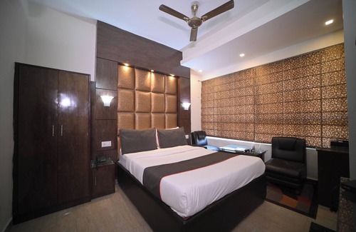 Civil Lines Hotel | Hotel Ur