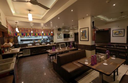 Surat Hotel | Hotel Vetro Inn