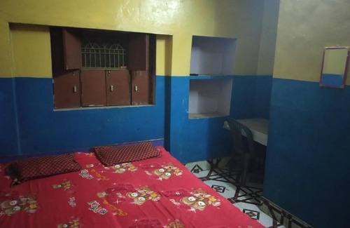Varanasi Hotel | Hotel Yatri Niwas