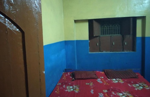 Varanasi Hotel | Hotel Yatri Niwas