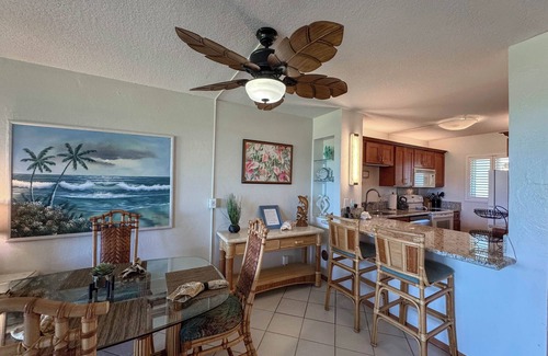 Kihei Condo | Hotel-zoned OCEAN FRONT GROUND FLOOR! Menehune Shores 121