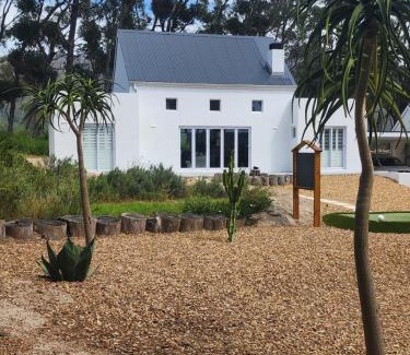 Helderberg Rural House | Hottentots Hide Away