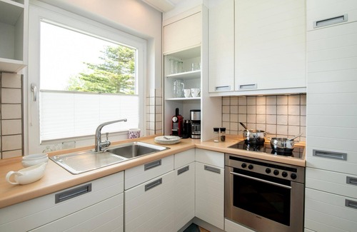 Wenningstedt-Braderup House | House for up to 5 people close to the city and the beach, terrace, parking space, WLAN.