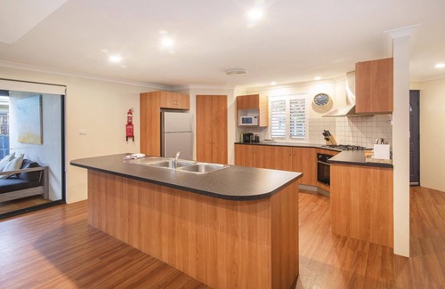 Dunsborough House | House 02 - The Dunsborough Retreat