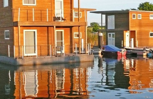 Kroeslin House | House 1 / pets possible - FLOATING HOUSES Classic - Kröslin / up to 6 pers.
