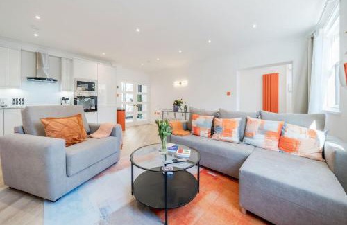 Shadwell House | House 10 mins to Tower Bridge Hot Tub & Parking