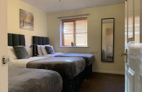 Birmingham Villa | House - 10min to City Centre - Sleeps 4 - Parking