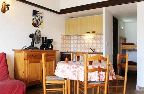 Port-la-Nouvelle House | House 2 rooms, cabin, 6 pers, 400m from beach, parking, terrace