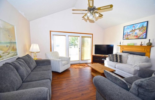 Caine Woods House | House ∙ 3 bedrooms ∙ 8 guests