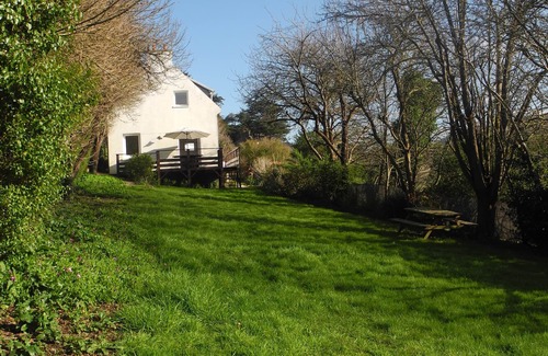 Tredrez-Locquemeau House | house 300m from the sea