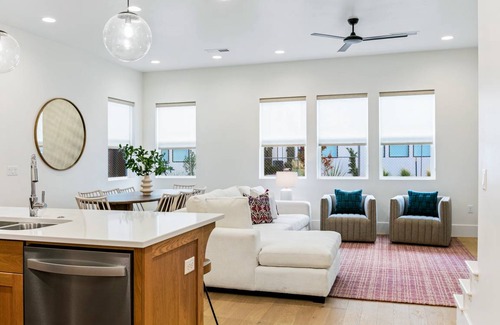 Bloomington House | House ∙ 4 bedrooms ∙ 12 guests