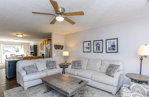 Leesburg House | House #53 Flip Flop Inn (no pets)