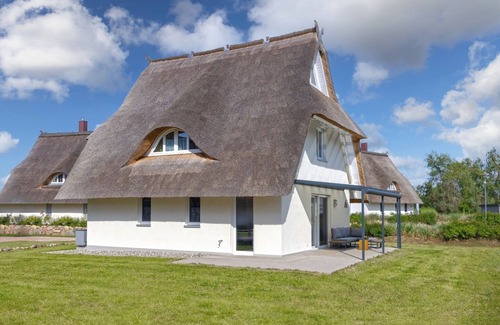 Am Salzhaff House | House 6 "Haffbrise - Holiday home with sauna and fireplace