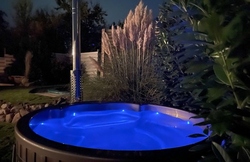 Ascheberg House | House by the lake with garden, hot tub & fire pit