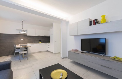Alassio Apartment | House ESEDRA - " C " air conditioning, wifi, parking, tv led 40" - 100mt sea