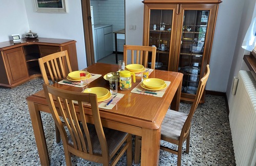 Lipomo House | House for 4 people, private parking for 2 cars, 5' by car from Como