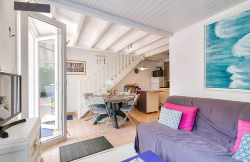 Les Sables d'Olonne Ski Chalet | House for 6 near beach, lake and zoo