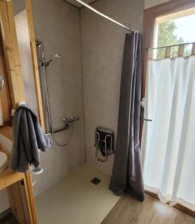 Chassiers House | House for people with reduced mobility 2 bedrooms "Ivy oaks"